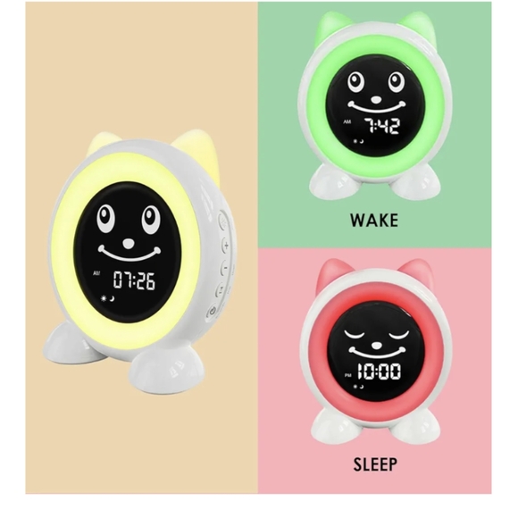 Cute Cat-Shaped White and Black Clock with USB - Picture 3 of 6